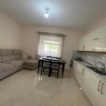 Eljos House Permet Hotel Bagian luar foto