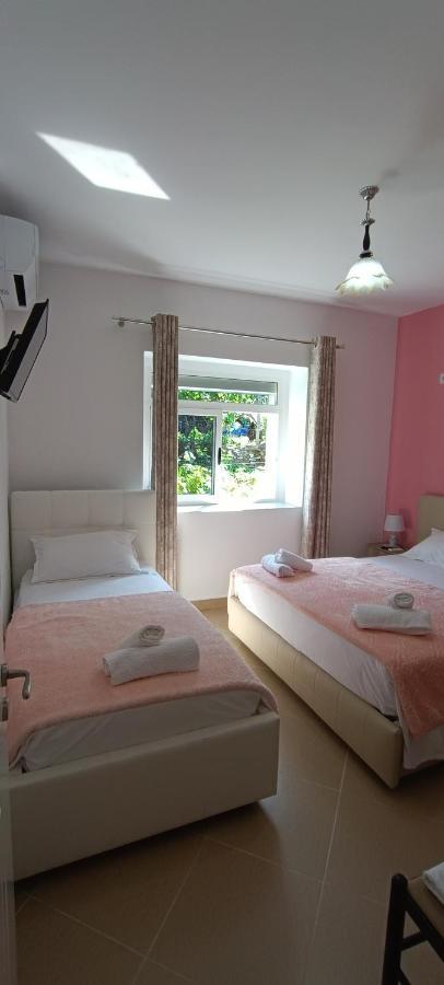 Eljos House Permet Hotel Bagian luar foto