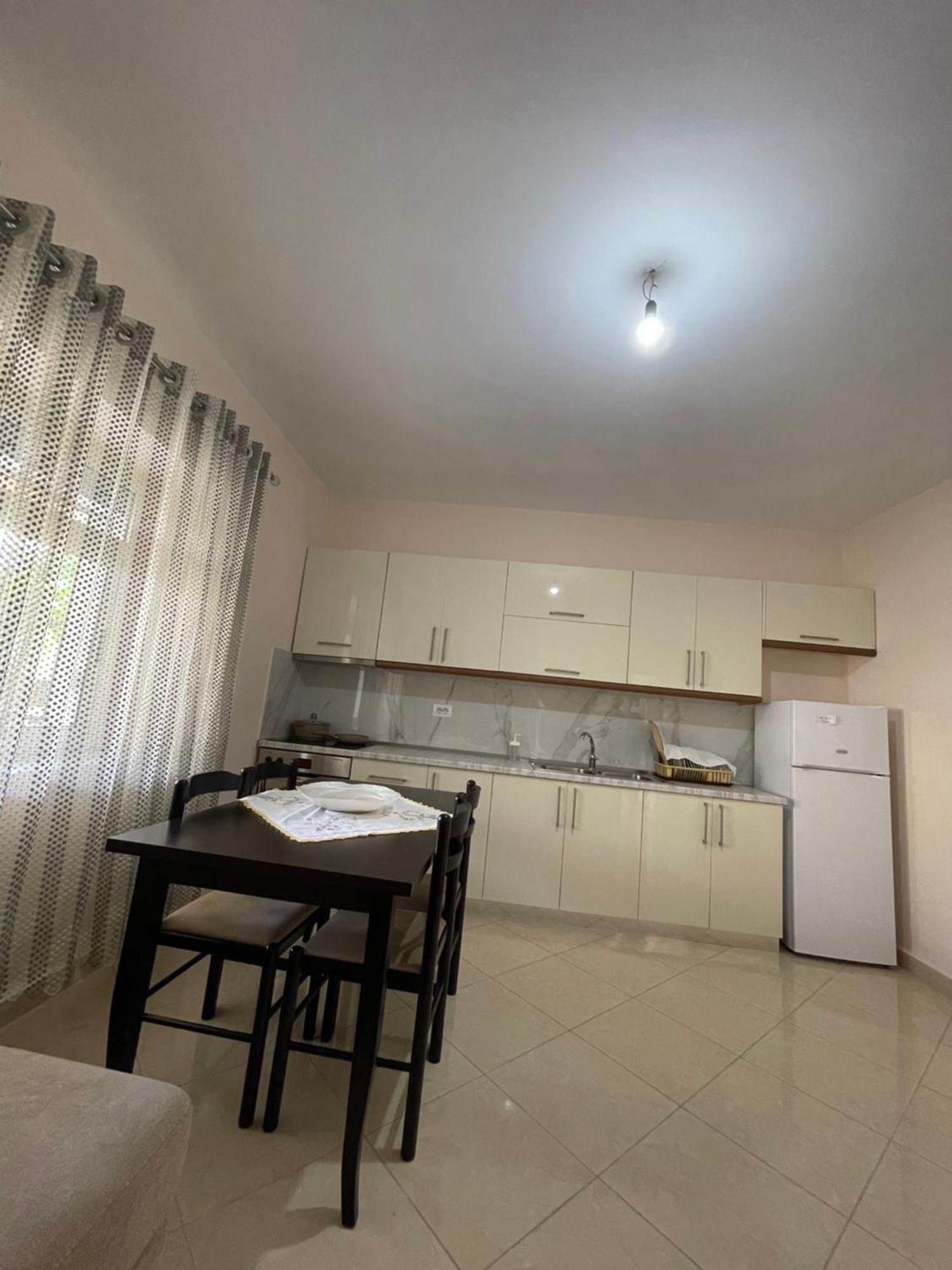 Eljos House Permet Hotel Bagian luar foto