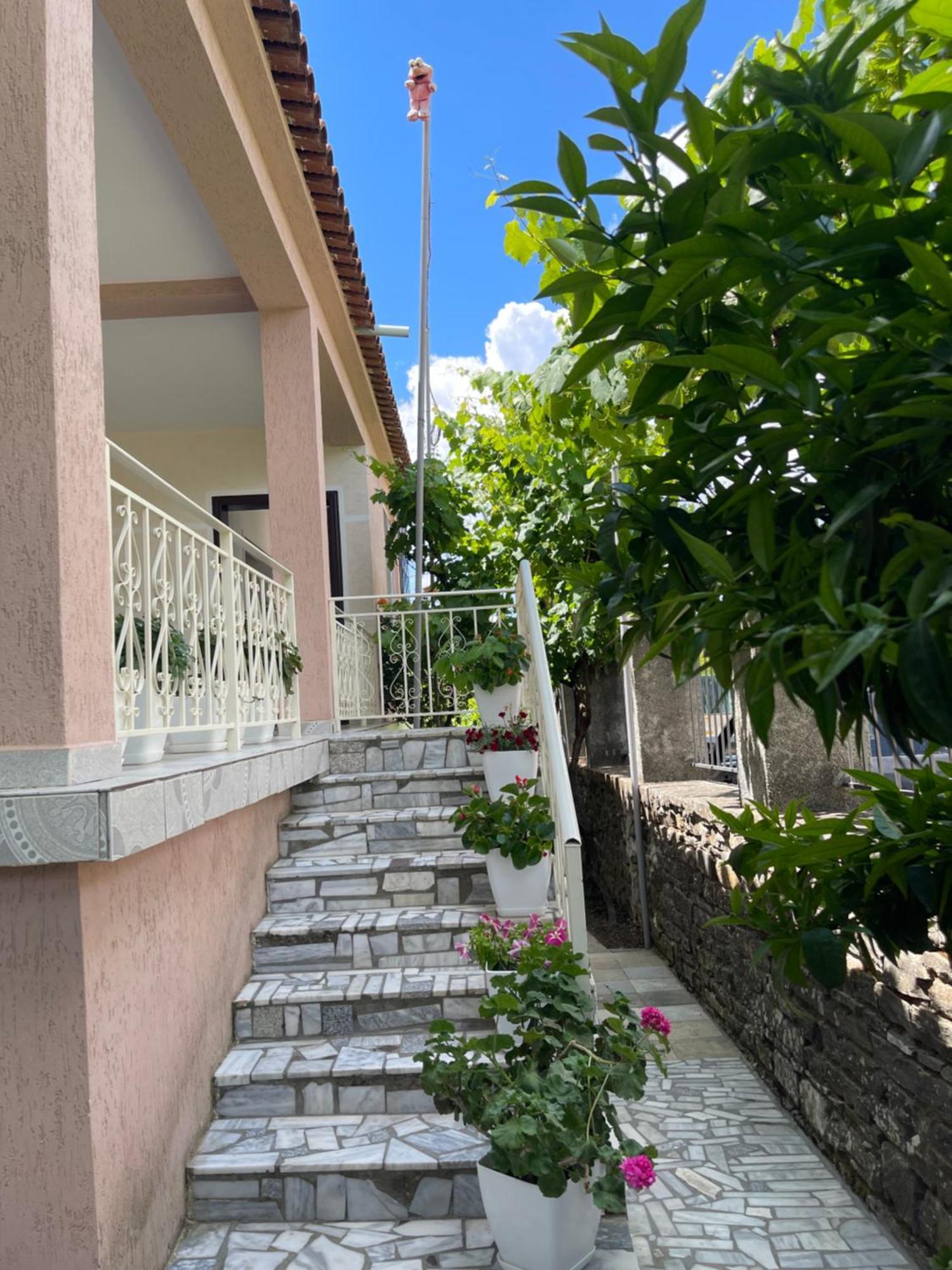 Eljos House Permet Hotel Bagian luar foto